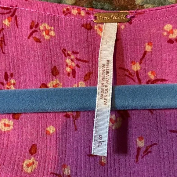 Free People Pink Peasant Top Smocked size S - Picture 8 of 8